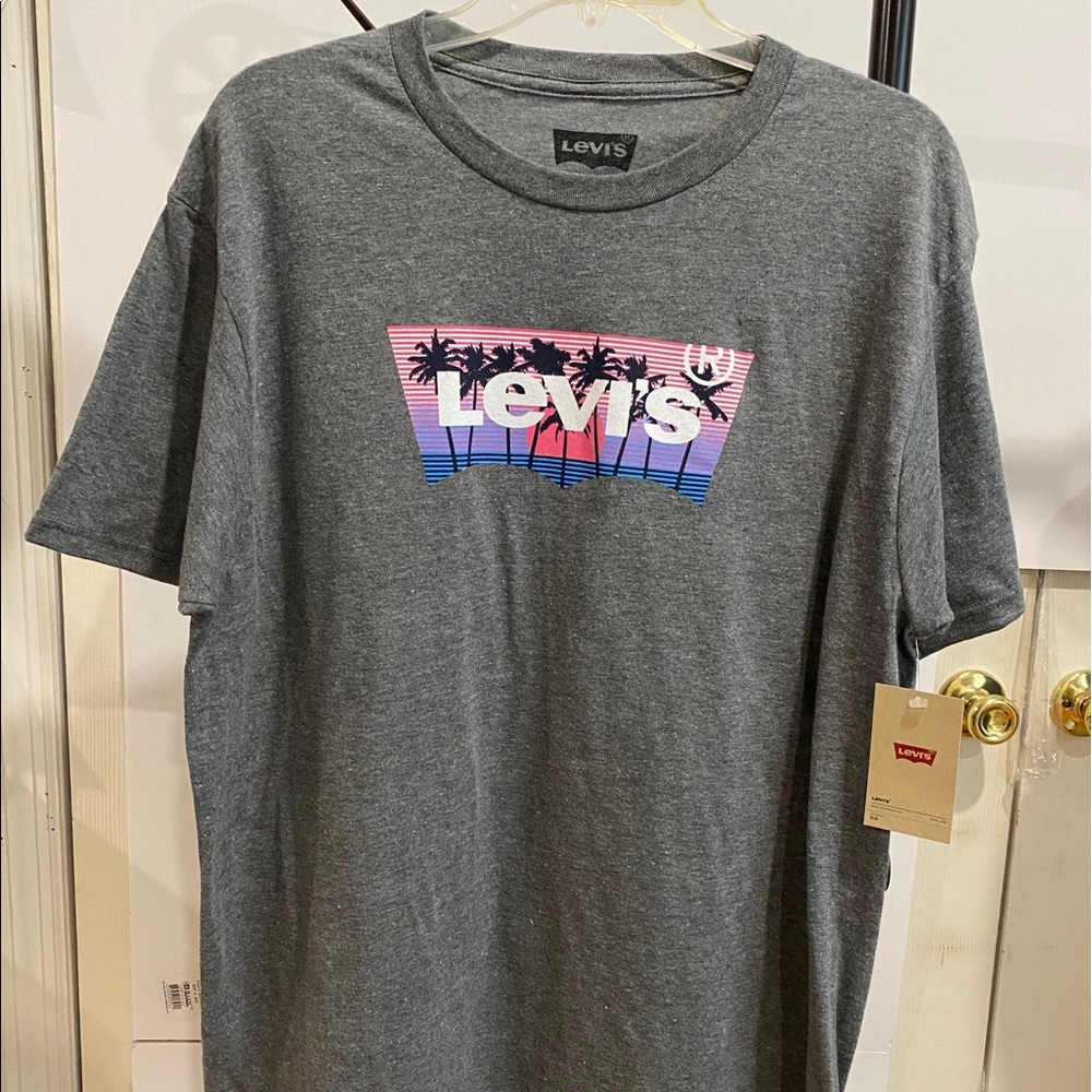 LEVIS’S  T- SHIRT